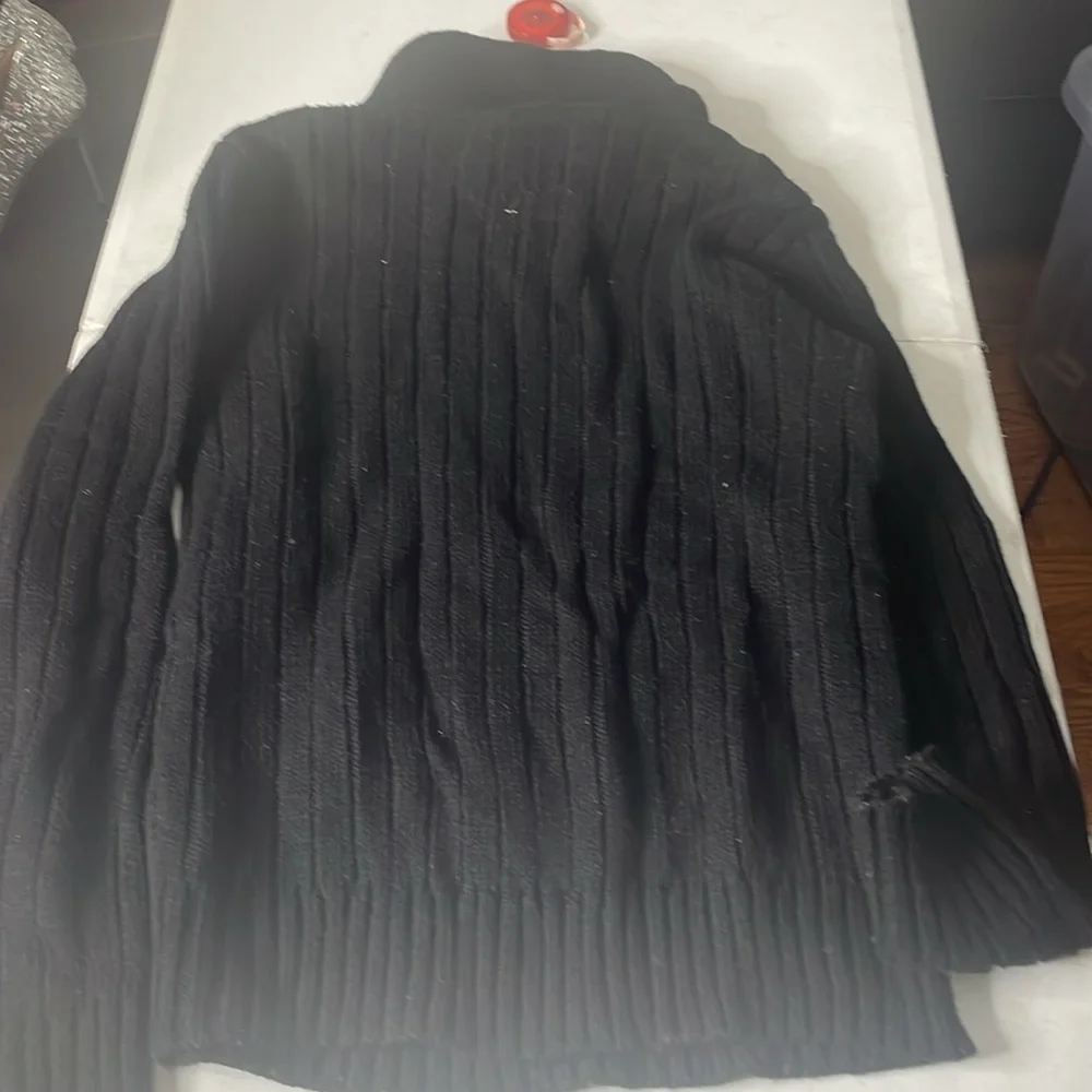 Sweater - Picture 4 of 4